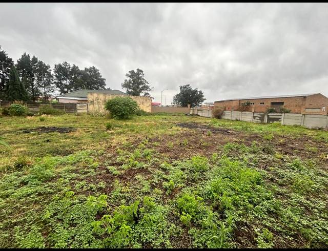 LAND FOR SALE IN POLLAK PARK